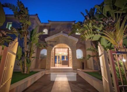 Flat for 1 500 000 euro in Paphos, Cyprus
