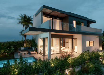 Villa for 747 500 euro in Estepona, Spain