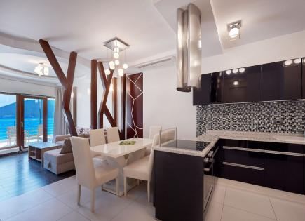 Apartment für 368 000 euro in Risan, Montenegro