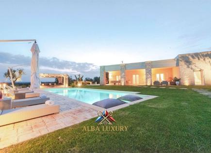 Villa per 1 800 000 euro a Ostuni, Italia