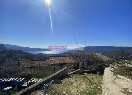 Terrain pour 367 500 Euro à Herceg-Novi, Monténégro