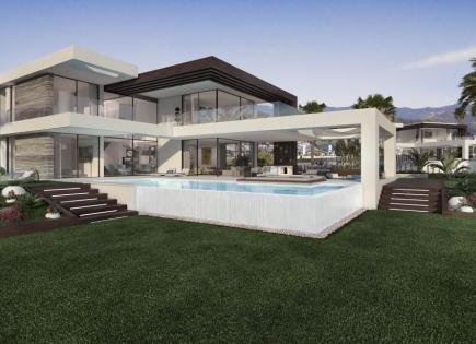 Villa for 1 200 000 euro in Estepona, Spain