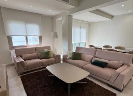 Appartamento per 1 500 euro al mese a Larnaca, Cipro