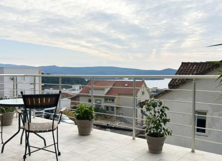 Appartamento per 270 000 euro a Tivat, Montenegro