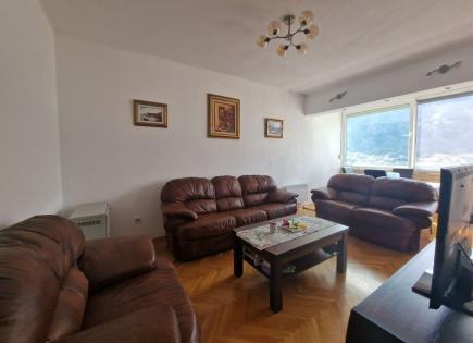 Apartment for 230 000 euro in Dobrota, Montenegro
