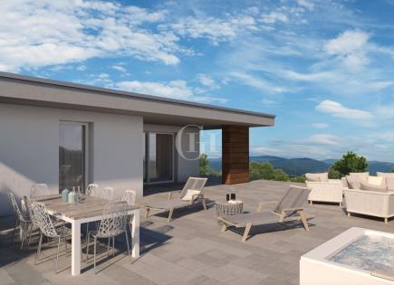 Penthouse for 867 468 euro on Lake Garda, Italy