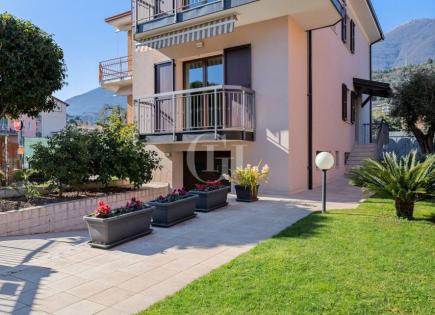 Villa para 635 000 euro por Lago de Garda, Italia