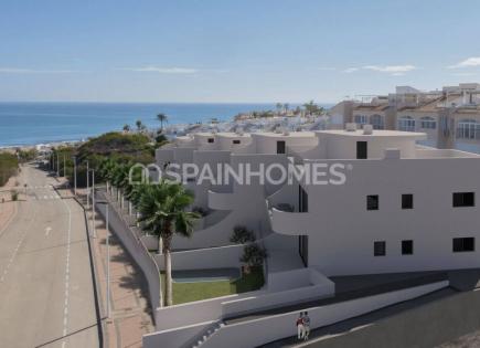Penthouse for 620 000 euro in Torrevieja, Spain