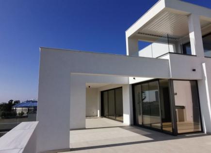 Penthouse for 1 550 000 euro in Limassol, Cyprus