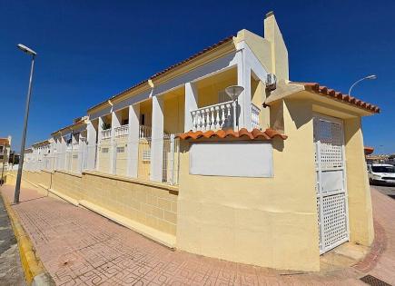 Casa adosada para 234 900 euro en Torrevieja, España