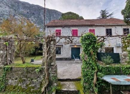 Casa para 1 400 000 euro en Dobrota, Montenegro