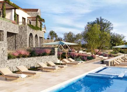 Apartment for 1 360 000 euro on Lustica peninsula, Montenegro