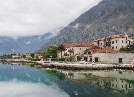 Terreno per 650 000 euro a Dobrota, Montenegro