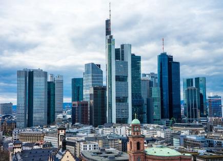 Commercial property for 38 500 000 euro in Frankfurt-am-Main, Germany