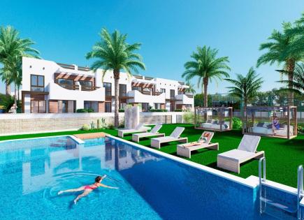 Bungalow for 334 000 euro in Pilar de la Horadada, Spain