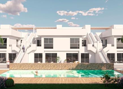 Bungalow for 395 900 euro in Pilar de la Horadada, Spain