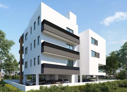 Apartment for 225 000 euro on Finikoudes Beach, Cyprus