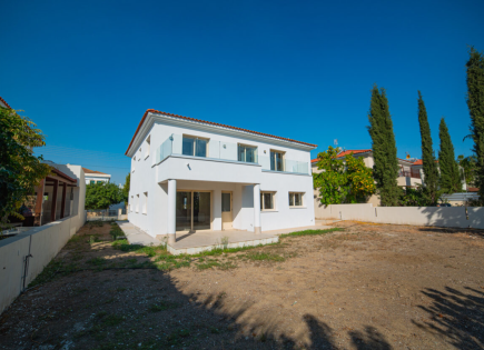 Casa para 600 000 euro en Latsia, Chipre