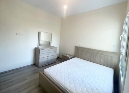 Apartamento para 1 650 euro por mes en Agios Tychon, Chipre