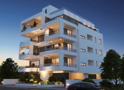 Maison de rapport pour 2 500 000 Euro sur la plage de Finikoudes, Chypre