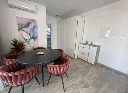 Apartment for 2 500 euro per month in Kamares, Cyprus