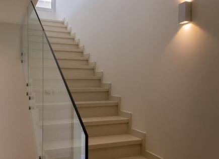 Maison de rapport pour 1 818 000 Euro à Germasogeia, Chypre