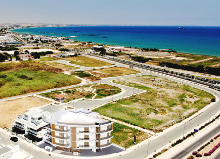 Mietshaus für 2 750 000 euro in Larnaka, Zypern
