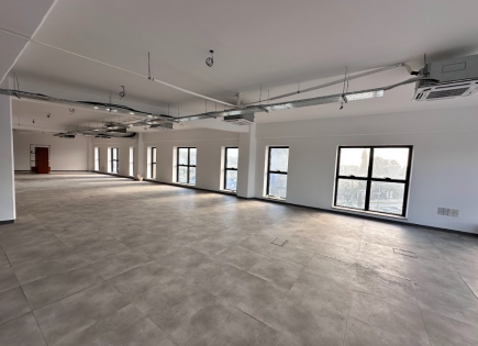 Büro für 8 500 euro pro Monat in Germasogeia, Zypern