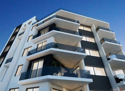Apartment for 1 500 000 euro on Finikoudes Beach, Cyprus