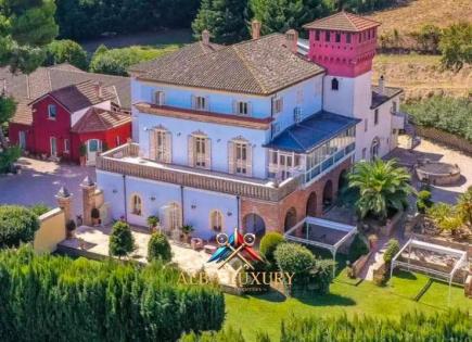 Villa for 3 400 000 euro in Silvi, Italy
