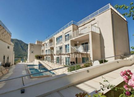 Apartment for 245 000 euro in Dobrota, Montenegro