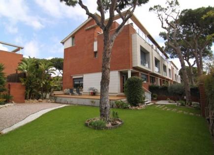 Haus für 1 650 000 euro in Gava Mar, Spanien
