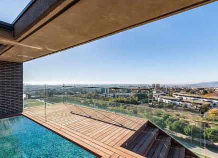 Penthouse for 2 176 755 euro in Barcelona, Spain