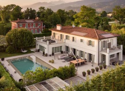 Villa in Forte dei Marmi, Italien (preis auf Anfrage)