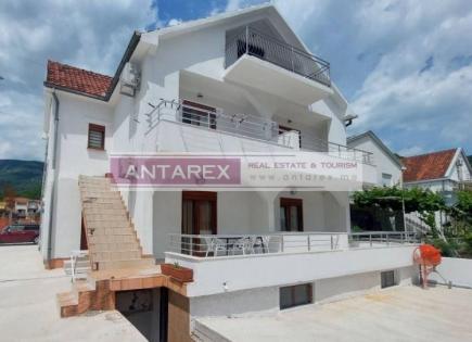 Villa para 700 000 euro en Bijela, Montenegro