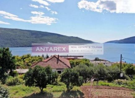 Villa per 320 000 euro a Kumbor, Montenegro
