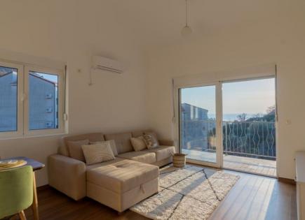 Flat for 190 000 euro in Przno, Montenegro