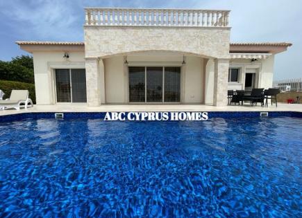 Villa for 1 350 000 euro in Paphos, Cyprus