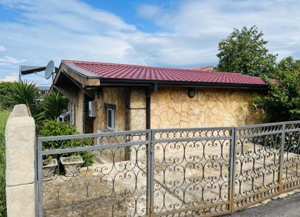 Haus für 210 000 euro in Dobra Voda, Montenegro