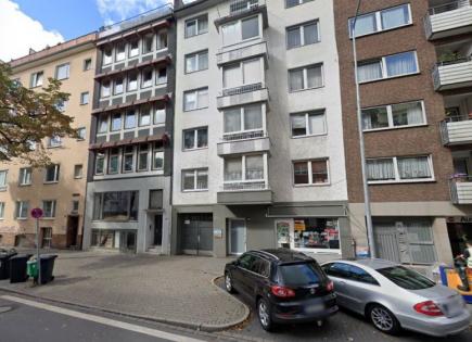 Commercial apartment building for 3 500 000 euro in Duesseldorf, Germany