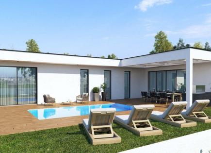 Flat for 800 000 euro in Larnaca, Cyprus