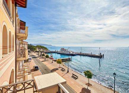 Ático para 473 500 euro por Lago de Garda, Italia