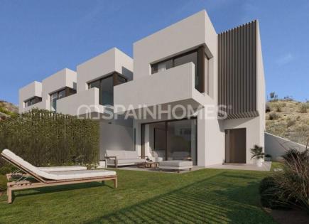Casa adosada para 705 000 euro en España
