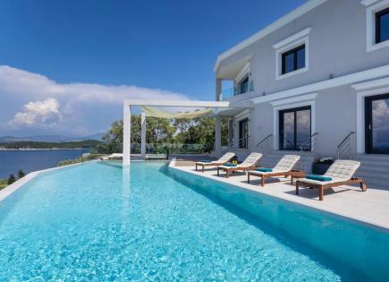 Villa for 3 100 000 euro on Corfu, Greece