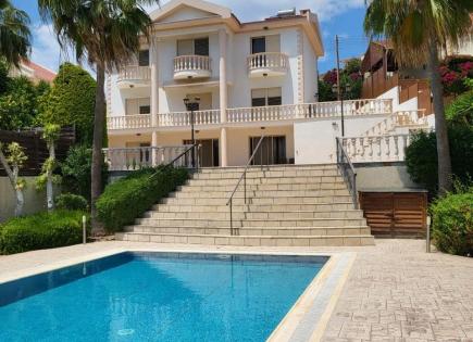 House for 1 800 000 euro in Parekklisia, Cyprus