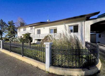 Apartment for 299 000 euro in Lido di Jesolo, Italy