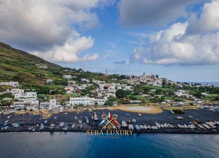 Villa para 3 100 000 euro en Lipari, Italia