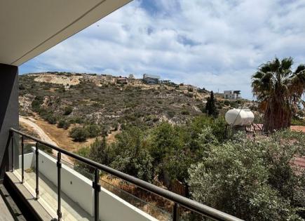 Apartment for 380 000 euro in Agios Tychon, Cyprus