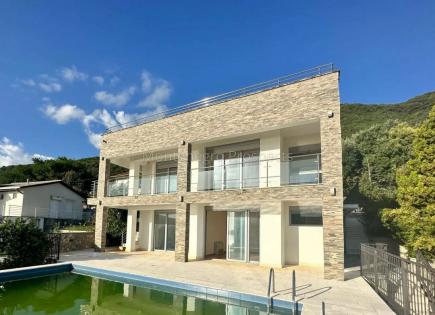Villa for 390 000 euro in Kumbor, Montenegro