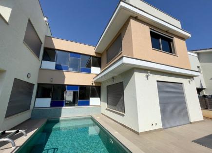 Villa for 2 400 000 euro in Limassol, Cyprus